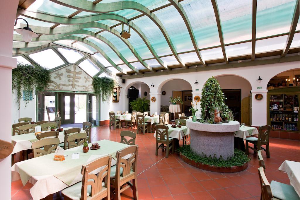 Tornacos Hotel - Hegykő Eksteriør bilde